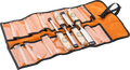 Stechbeitelsatz in orangener Ledertasche, 6-tlg. mit Weißbuchenheft
